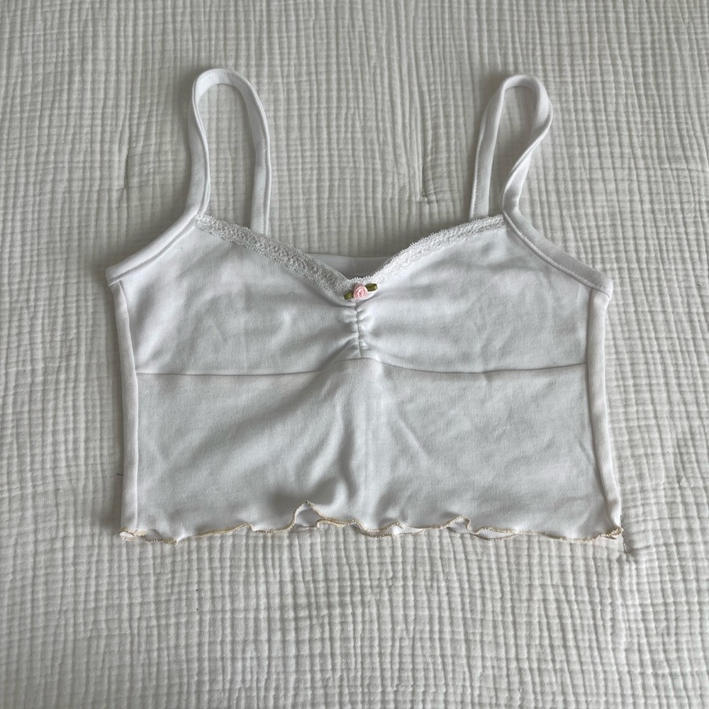 White lace rosebud crop cami
